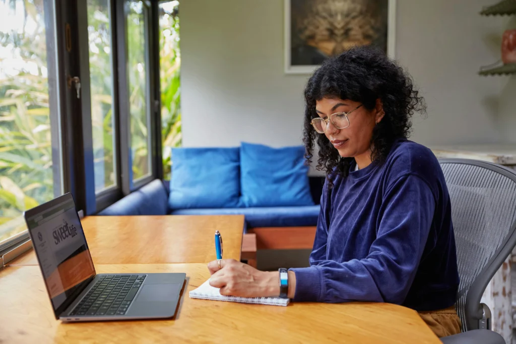 entry-level_remote_job | Global Remote Hub Entry level remote jobs no degree required - young professional working from home