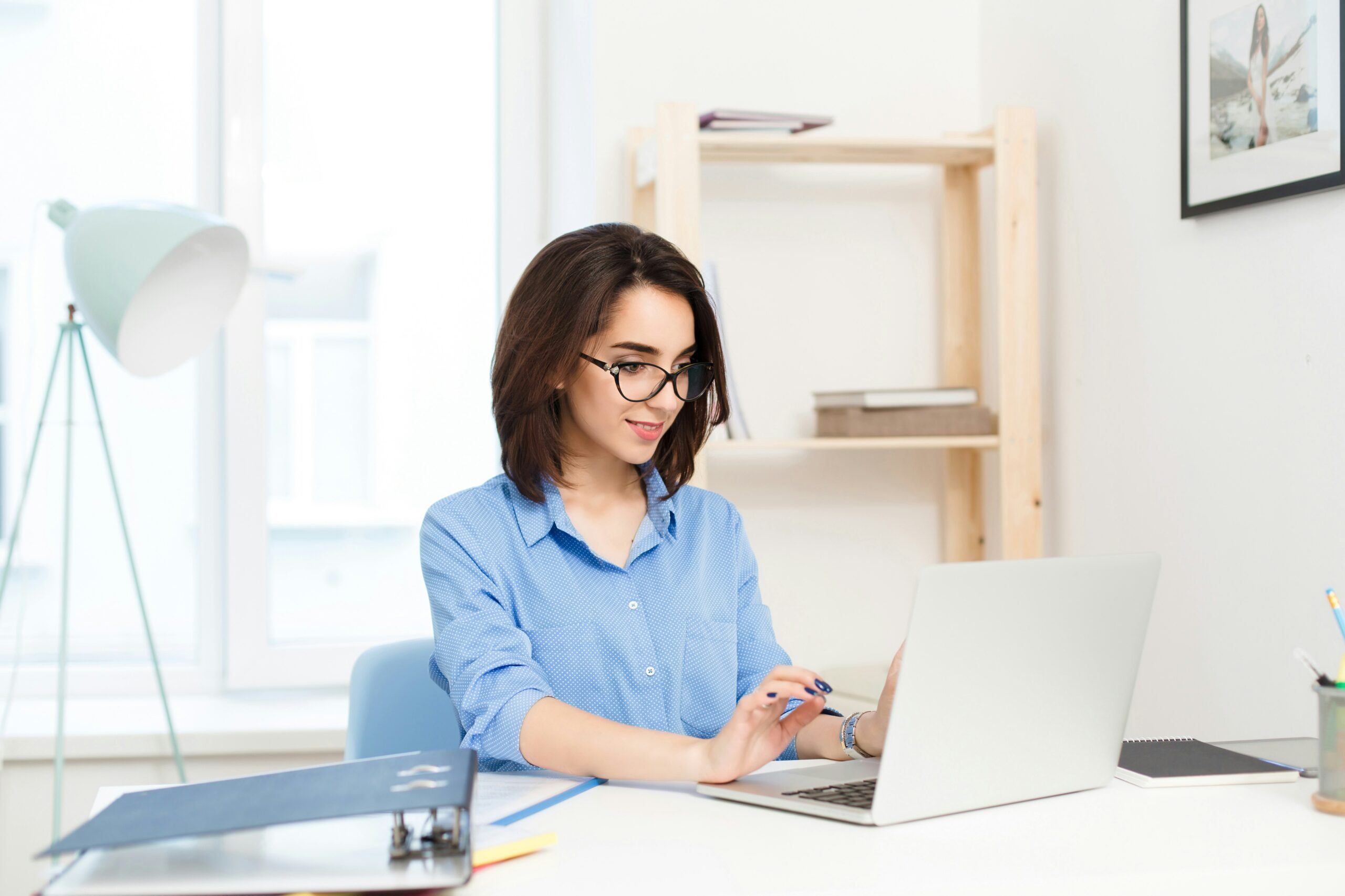 Bilingual remote jobs in the US: pay and employer breakdown for bilingual customer support roles